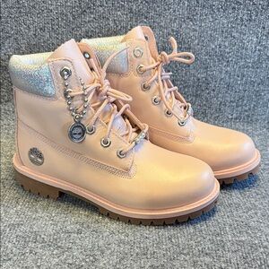 NEW Timberland Women's Light Pink Leather Boots with Silver Accents Size 5